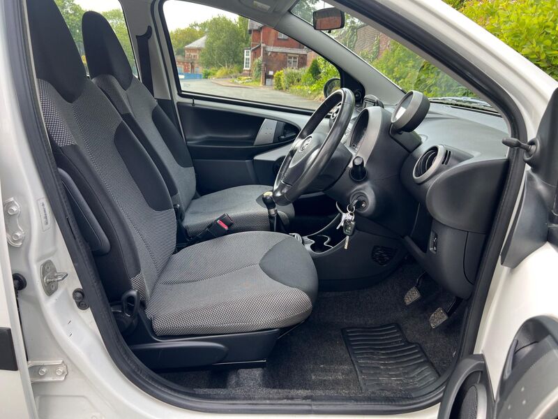TOYOTA AYGO