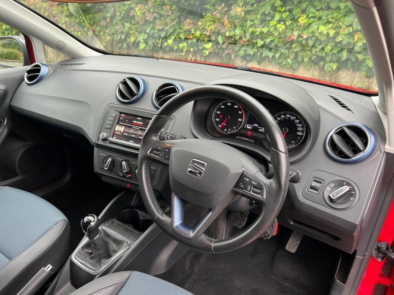 SEAT IBIZA