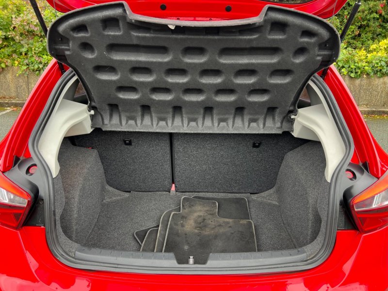 SEAT IBIZA