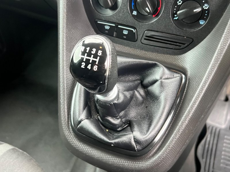 FORD TRANSIT CONNECT