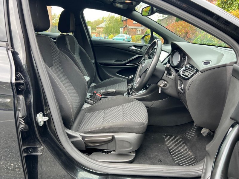 VAUXHALL ASTRA