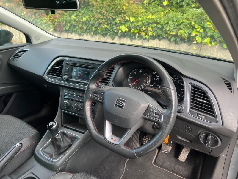 SEAT LEON
