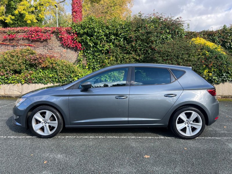SEAT LEON