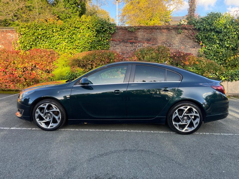 VAUXHALL INSIGNIA
