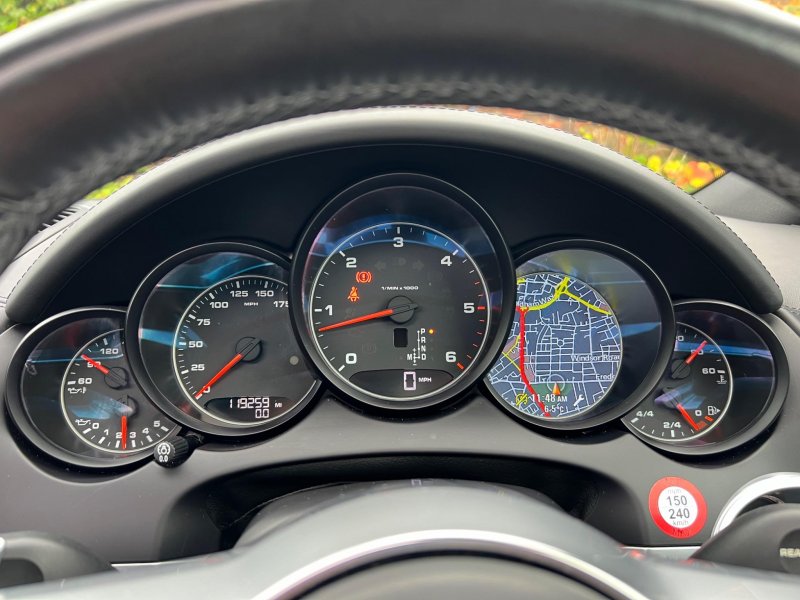 PORSCHE CAYENNE