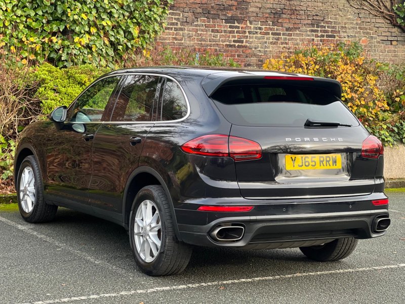 PORSCHE CAYENNE