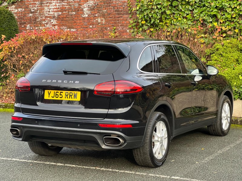 PORSCHE CAYENNE
