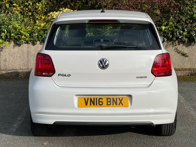 VOLKSWAGEN POLO