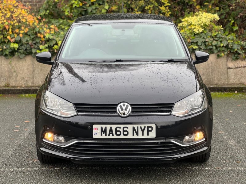 VOLKSWAGEN POLO