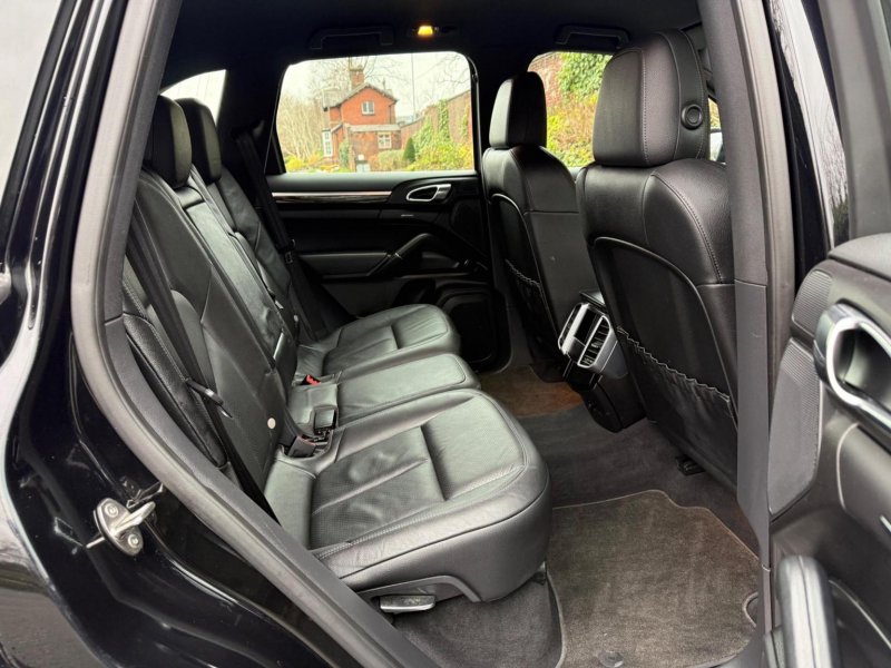 PORSCHE CAYENNE