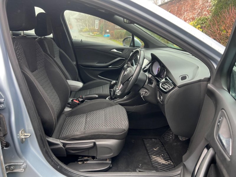 VAUXHALL ASTRA