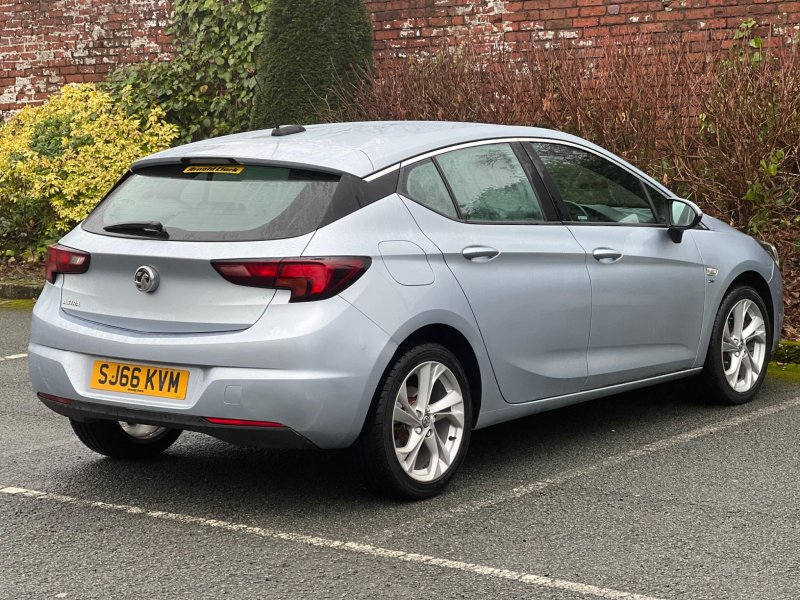 VAUXHALL ASTRA
