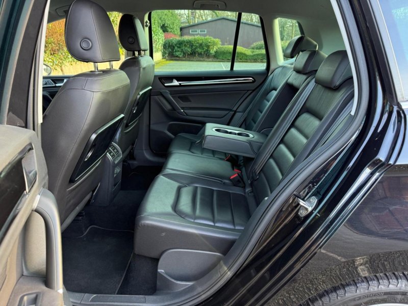 VOLKSWAGEN GOLF SV