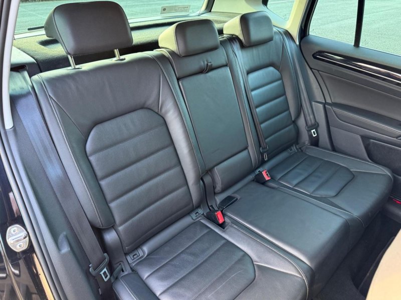 VOLKSWAGEN GOLF SV