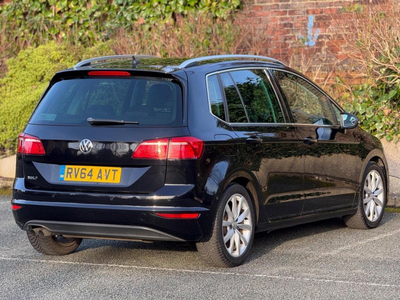 VOLKSWAGEN GOLF SV
