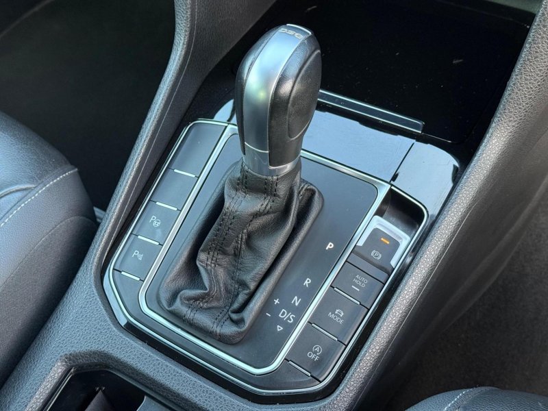 VOLKSWAGEN GOLF SV
