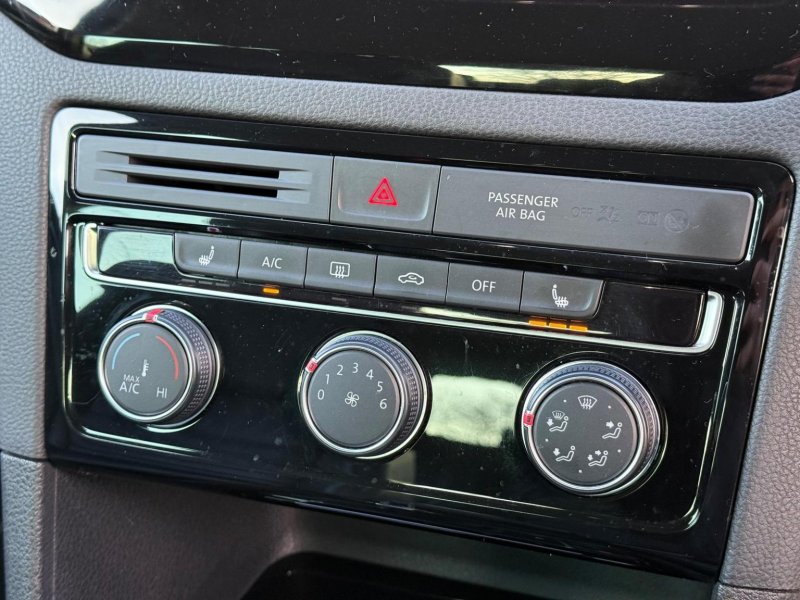 VOLKSWAGEN GOLF SV