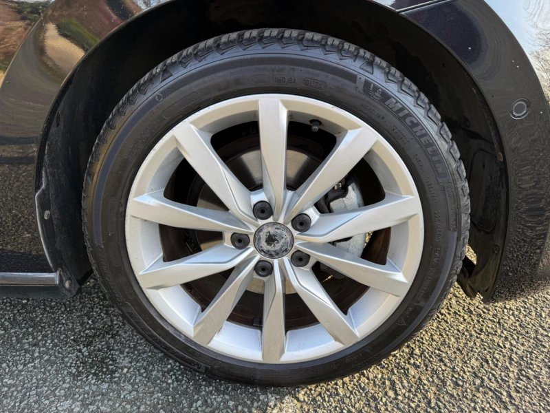 VOLKSWAGEN GOLF SV