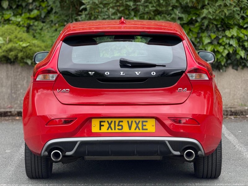 VOLVO V40
