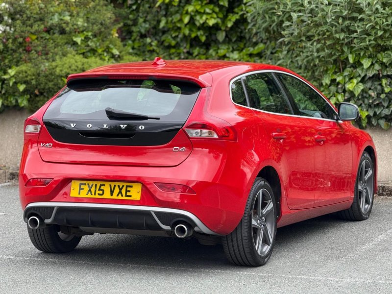 VOLVO V40
