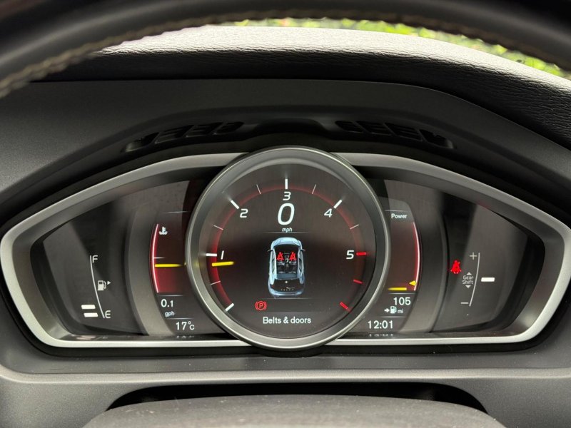 VOLVO V40