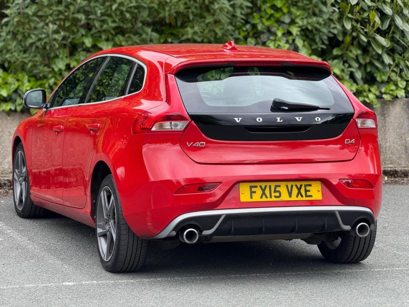 VOLVO V40