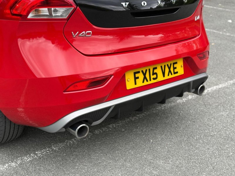 VOLVO V40